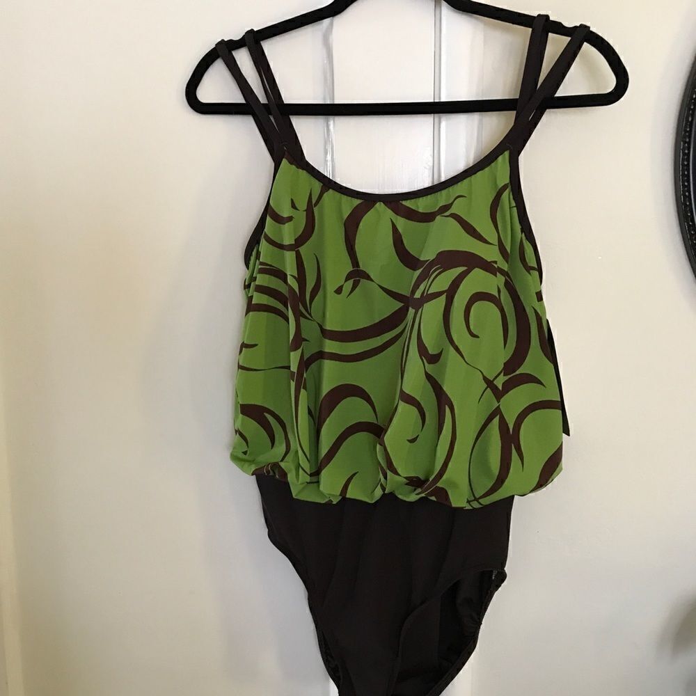 Mainstream Full Coverage One Piece Swimsuit - Picture 4 of 11